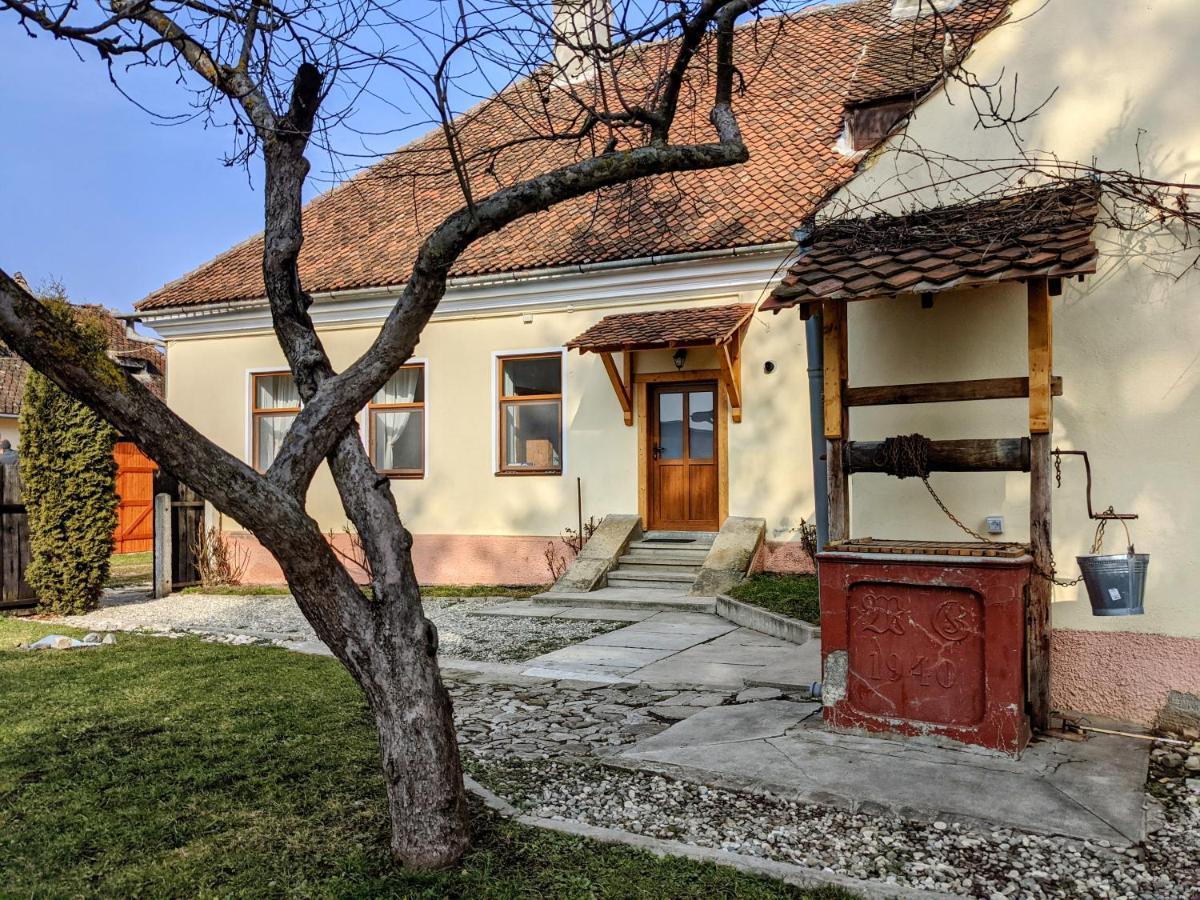 Gaestehaus Honigberg Next To The Fortified Church Of Hărman Εξωτερικό φωτογραφία